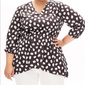 BeautiCurve High-low tunic top with black&white brushed dots